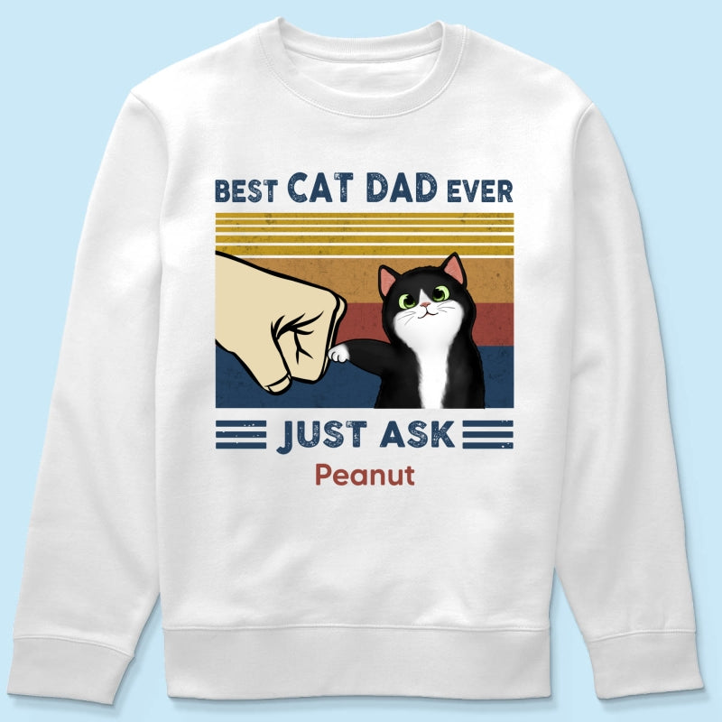 Father’s Day 2025 Gift for Cat Dads - Custom Cat Fist Bump Personalized Shirt