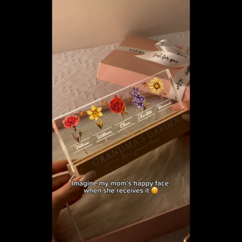 Grandma's Garden Of Grandkids Birth Month Flowers Personalized LED Night Light, Heartfelt Gift For Grandma, Mom